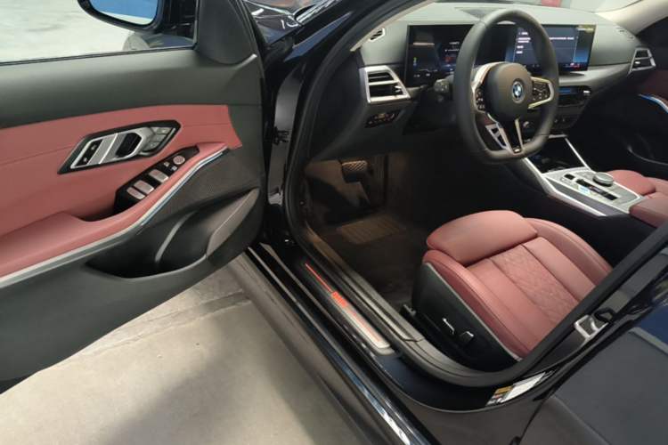 Used BMW i3 2025 eDrive 40 L Midnight Edition Driver Seat