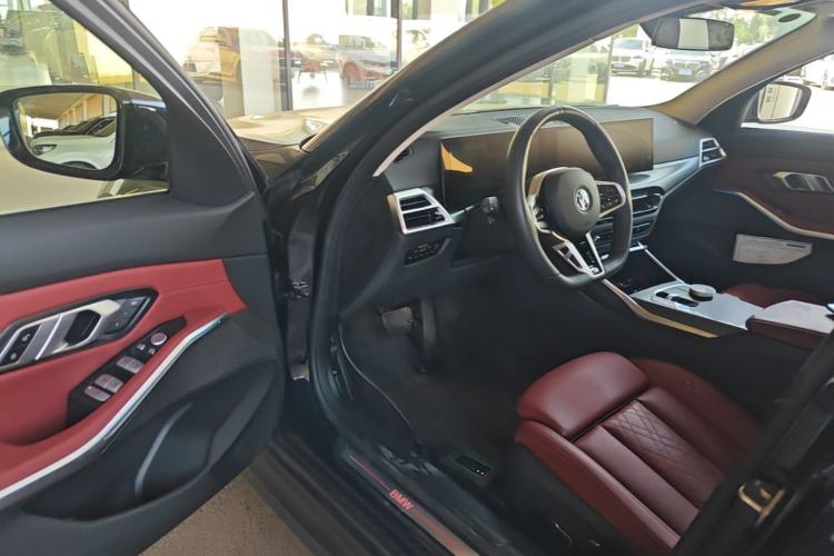 Used BMW i3 2025 eDrive 35 L Driver Seat