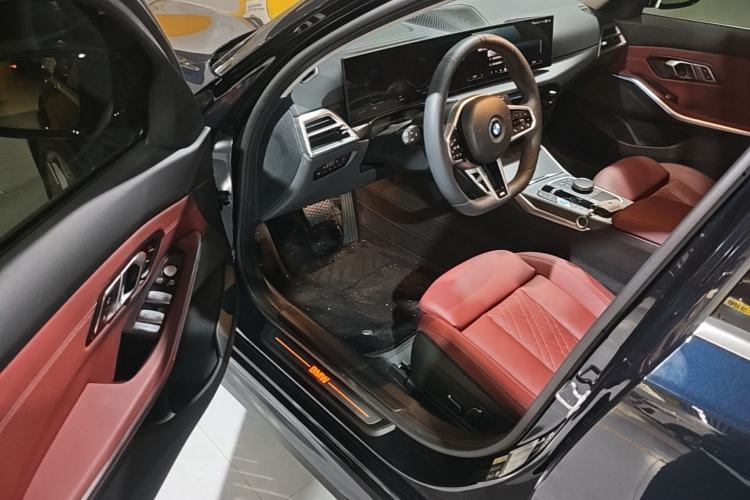 Used BMW i3 2025 eDrive 35 L Driver Seat