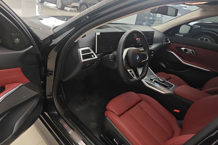 Used BMW i3 2025 eDrive 40 L Midnight Sports Package Driver Seat