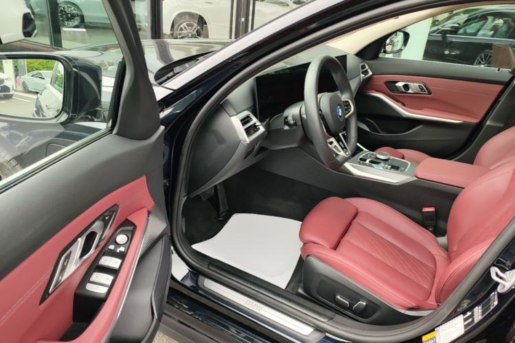 Used BMW i3 2025 eDrive 35 L Driver Seat