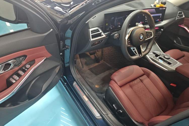Used BMW i3 2025 eDrive 35 L Driver Seat