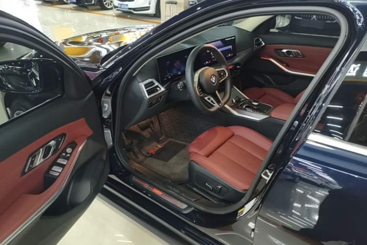 Used BMW i3 2025 eDrive 35 L Driver Seat