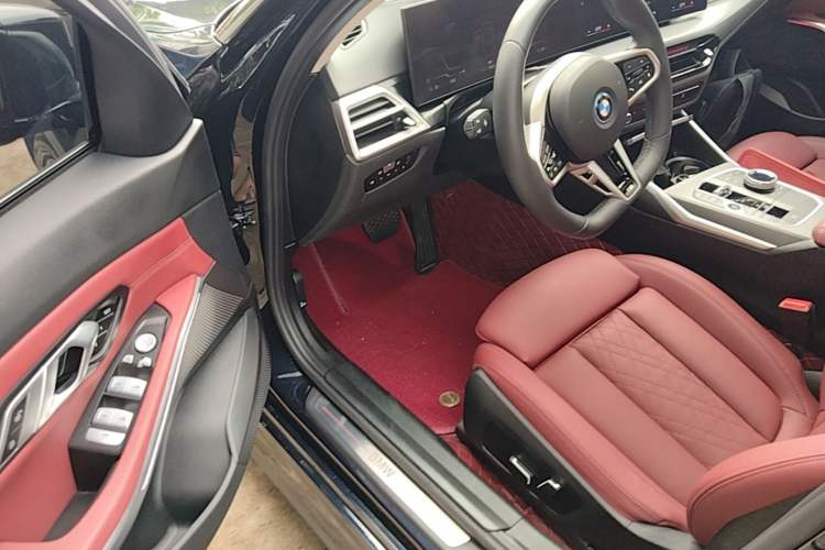 Used BMW i3 2025 eDrive 35 L Driver Seat
