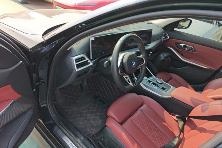 Used BMW i3 2025 eDrive 35 L Driver Seat