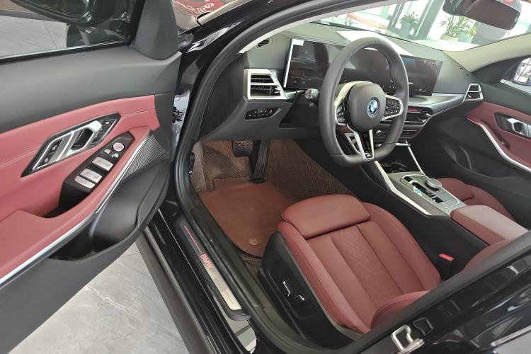 Used BMW i3 2025 eDrive 35 L Driver Seat