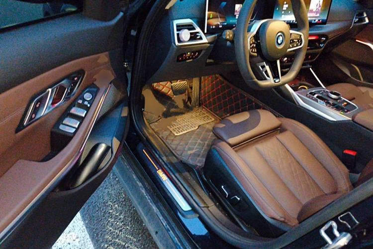 Used BMW i3 2025 eDrive 40 L Midnight Edition Driver Seat