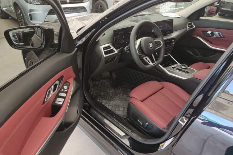 Used BMW i3 2025 eDrive 35 L Driver Seat