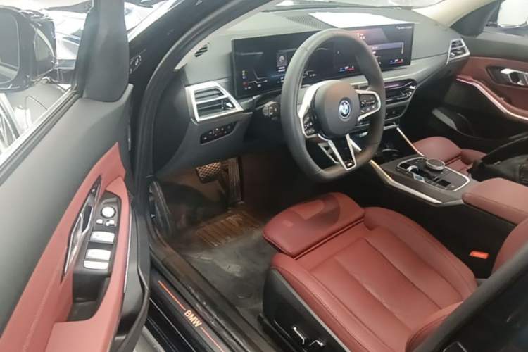 Used BMW i3 2025 eDrive 35 L Driver Seat