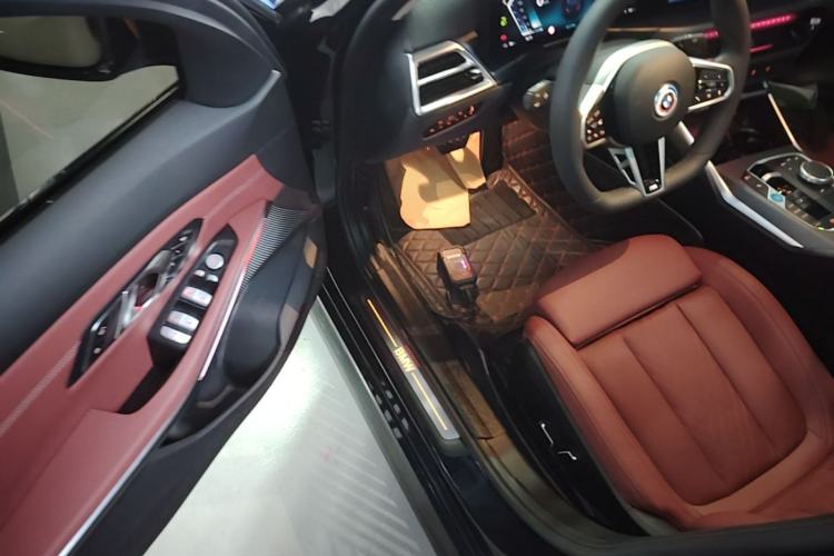 Used BMW i3 2025 eDrive 35 L Driver Seat