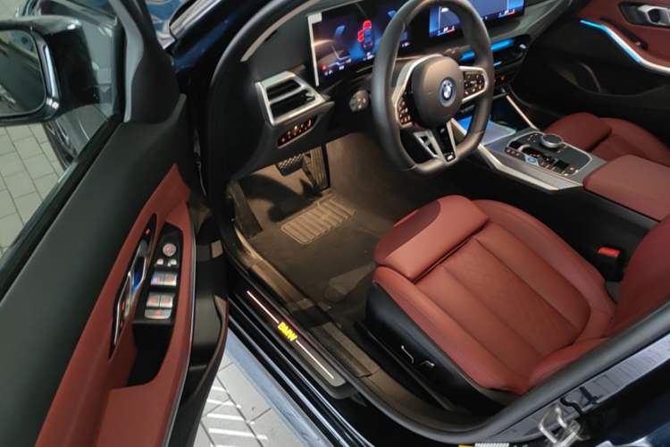 Used BMW i3 2025 eDrive 40 L Midnight Edition Driver Seat