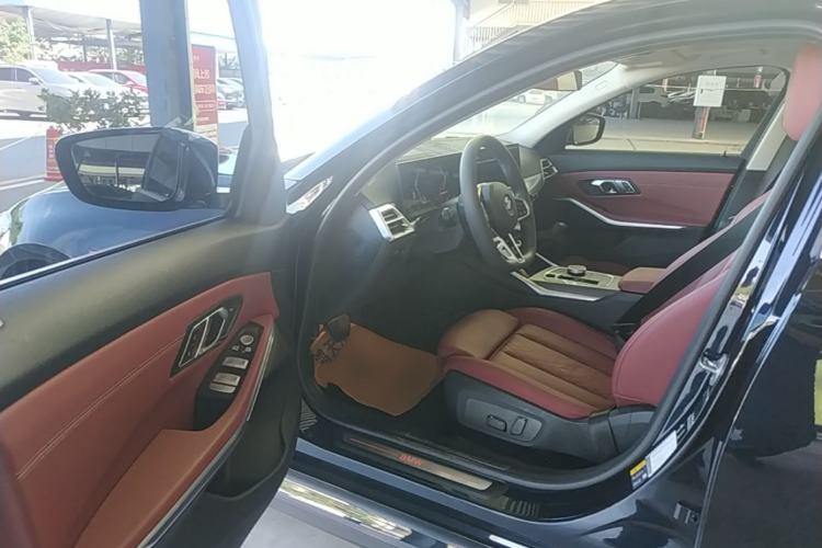 Used BMW i3 2025 eDrive 35 L Driver Seat