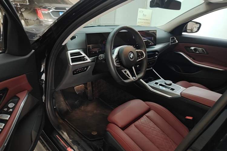 Used BMW i3 2025 eDrive 35 L Driver Seat