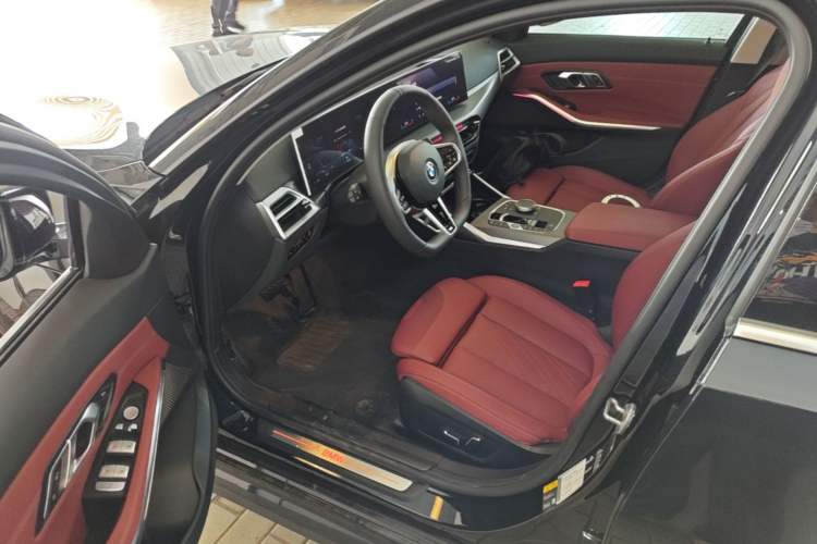Used BMW i3 2025 eDrive 35 L Driver Seat