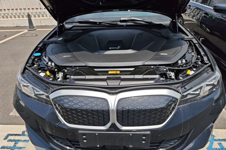 Used BMW i3 2025 eDrive 35 L Engine Bay