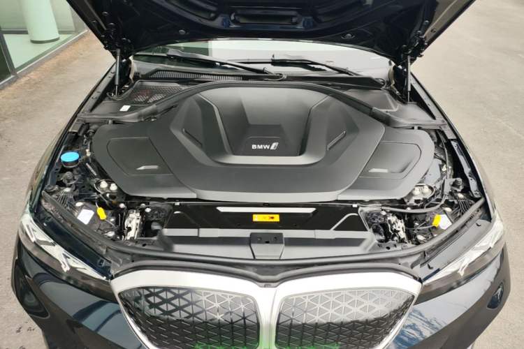 Used BMW i3 2025 eDrive 35 L Engine Bay