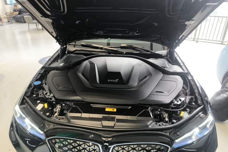 Used BMW i3 2025 eDrive 40 L Midnight Sports Package Engine Bay