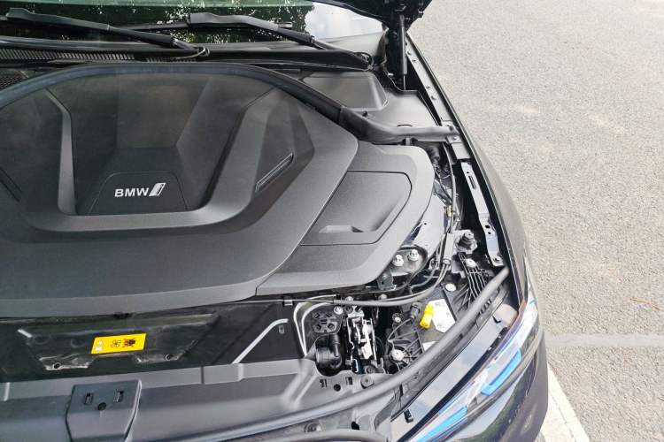 Used BMW i3 2025 eDrive 40 L Midnight Sports Package Engine Bay Left