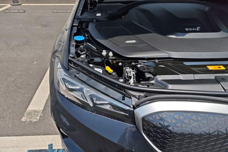 Used BMW i3 2025 eDrive 35 L Engine Bay Right