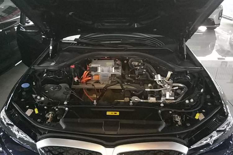 Used BMW i3 2025 eDrive 35 L Engine Bay