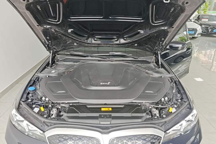 Used BMW i3 2025 eDrive 35 L Engine Bay