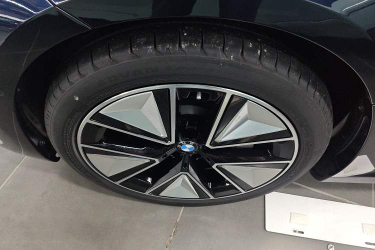 Used BMW i3 2025 eDrive 40 L Midnight Sports Package Exterior 1
