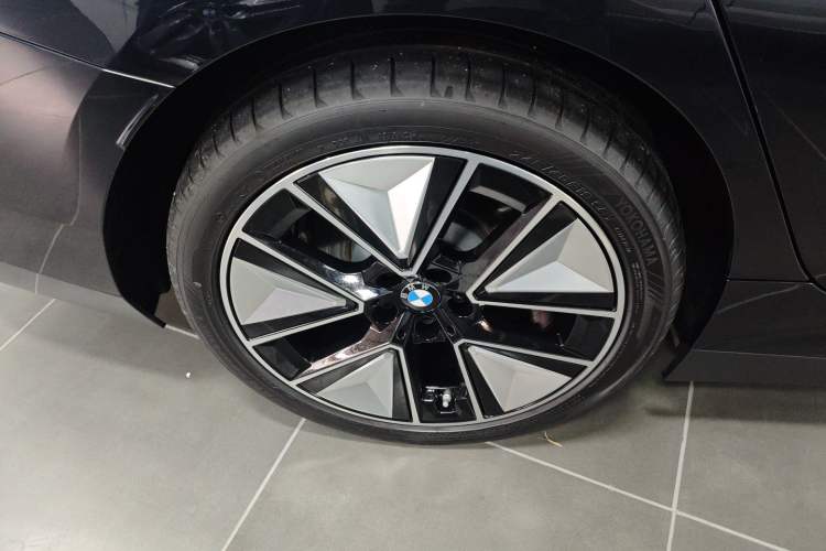 Used BMW i3 2025 eDrive 40 L Midnight Sports Package Exterior 2