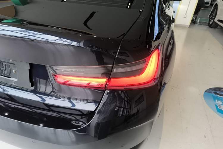 Used BMW i3 2025 eDrive 40 L Midnight Sports Package Exterior 3