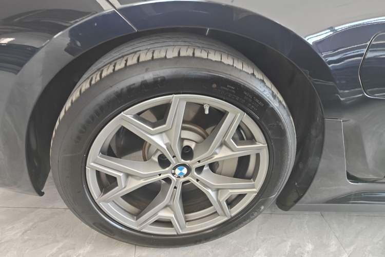 Used BMW i3 2025 eDrive 35 L Exterior 4