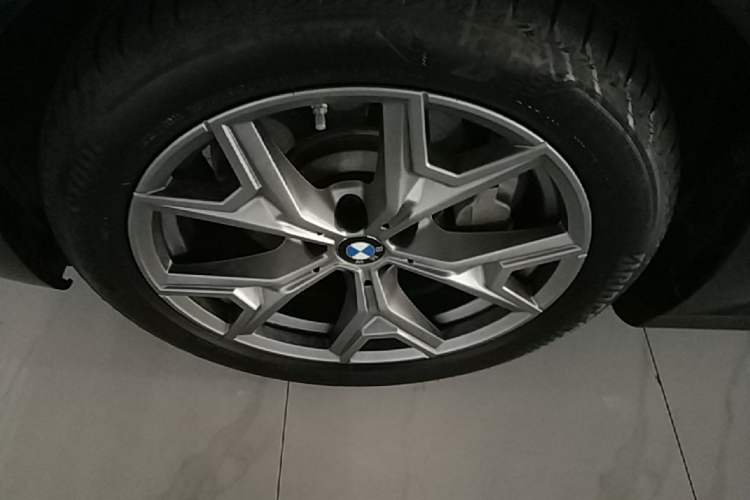 Used BMW i3 2025 eDrive 35 L Exterior 4