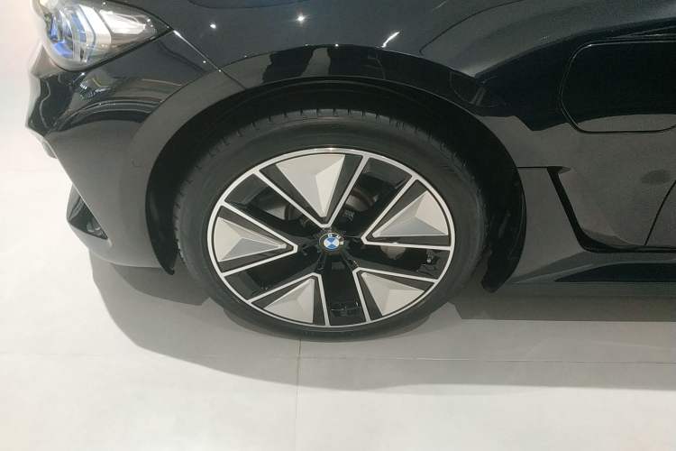 Used BMW i3 2025 eDrive 40 L Midnight Sports Package Exterior 4