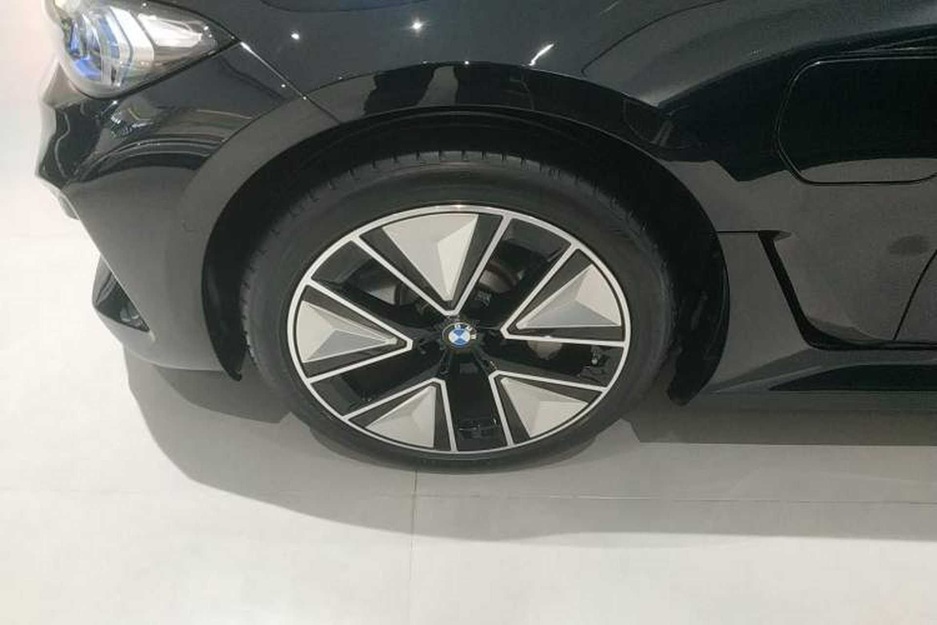 Used BMW i3 2025 eDrive 40 L Midnight Sports Package Exterior 4