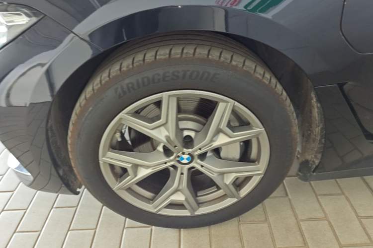 Used BMW i3 2025 eDrive 35 L Exterior 4