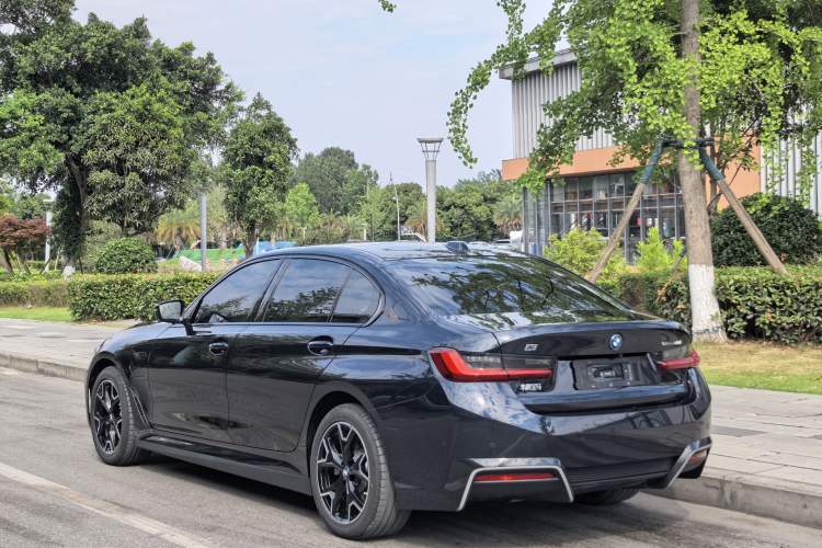 Used BMW i3 2025 eDrive 40 L Midnight Edition Exterior 5