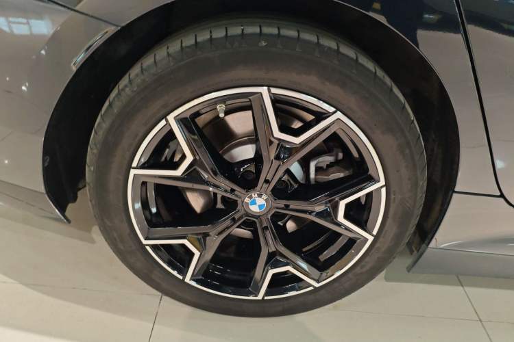 Used BMW i3 2025 eDrive 40 L Midnight Edition Exterior 5
