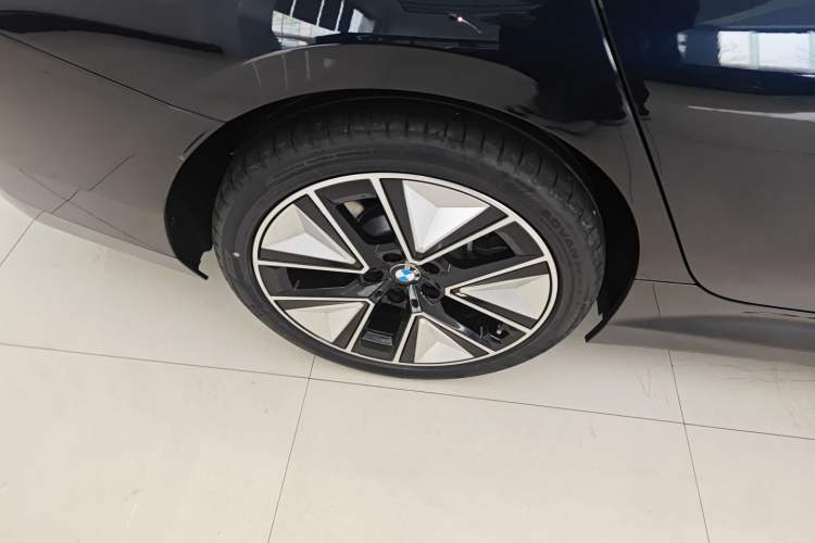 Used BMW i3 2025 eDrive 40 L Midnight Sports Package Exterior 5