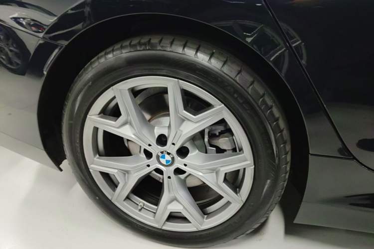 Used BMW i3 2025 eDrive 35 L Exterior 5
