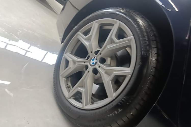 Used BMW i3 2025 eDrive 35 L Exterior 5