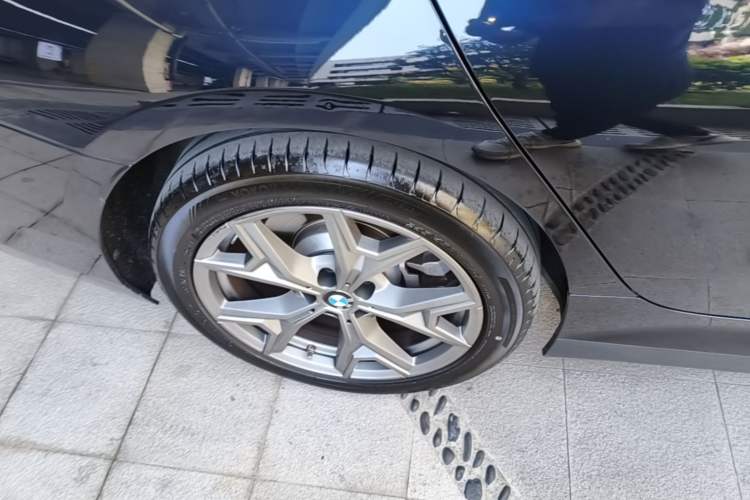Used BMW i3 2025 eDrive 35 L Exterior 5