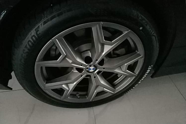 Used BMW i3 2025 eDrive 35 L Exterior 5