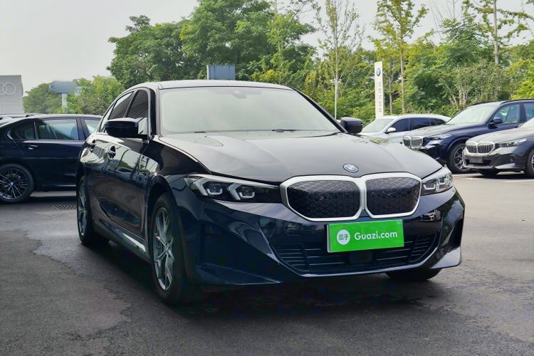 Used BMW i3 2025 eDrive 35 L Front Right 45 Deg