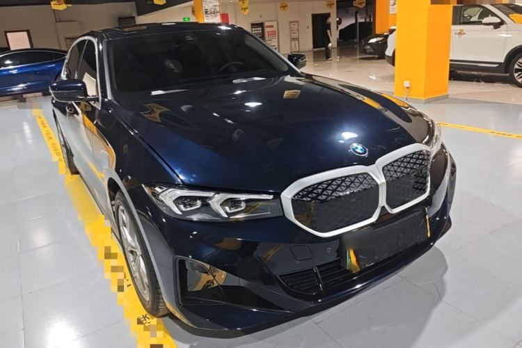 Used BMW i3 2025 eDrive 35 L Front Right 45 Deg