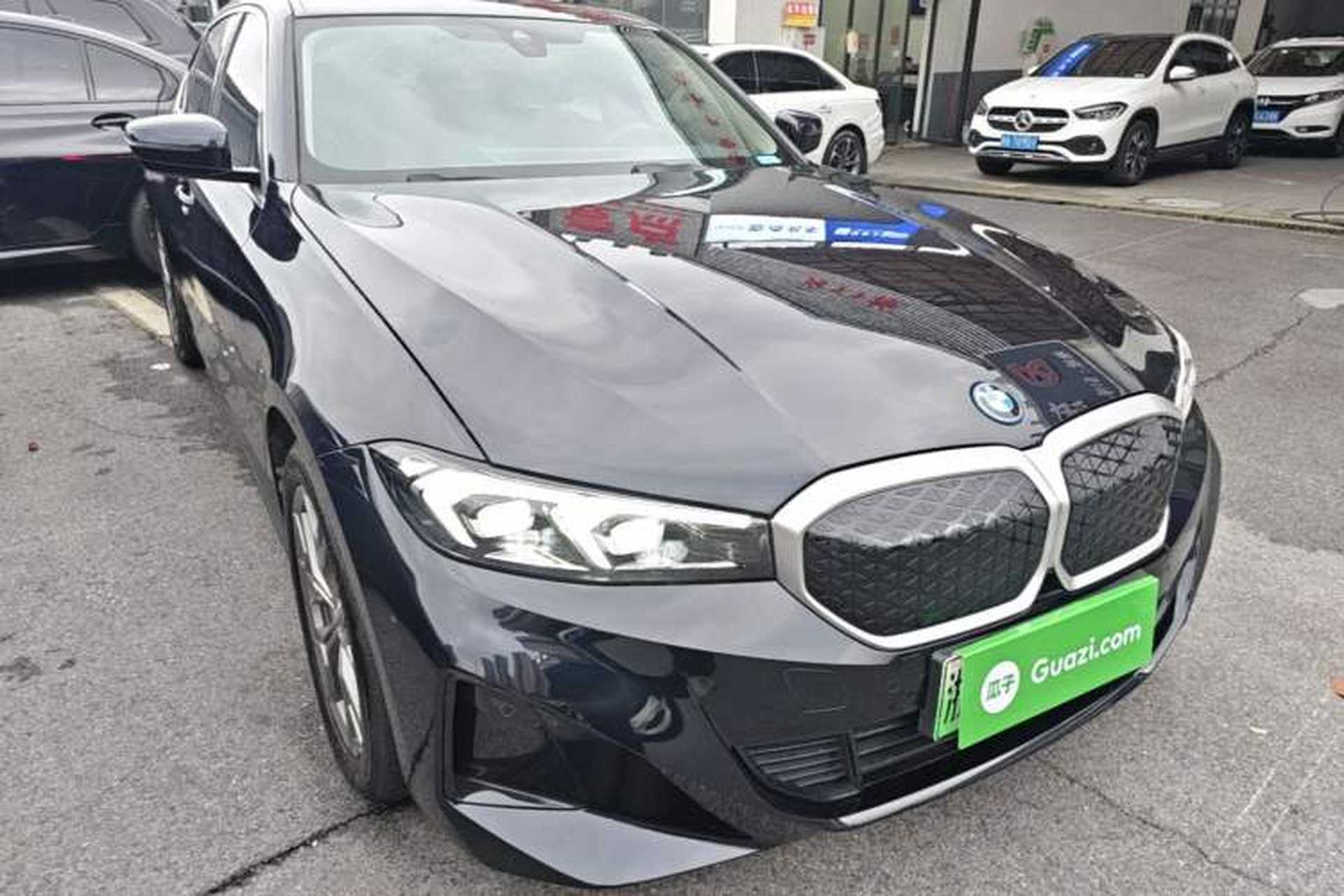 Used BMW i3 2025 eDrive 35 L Front Right 45 Deg