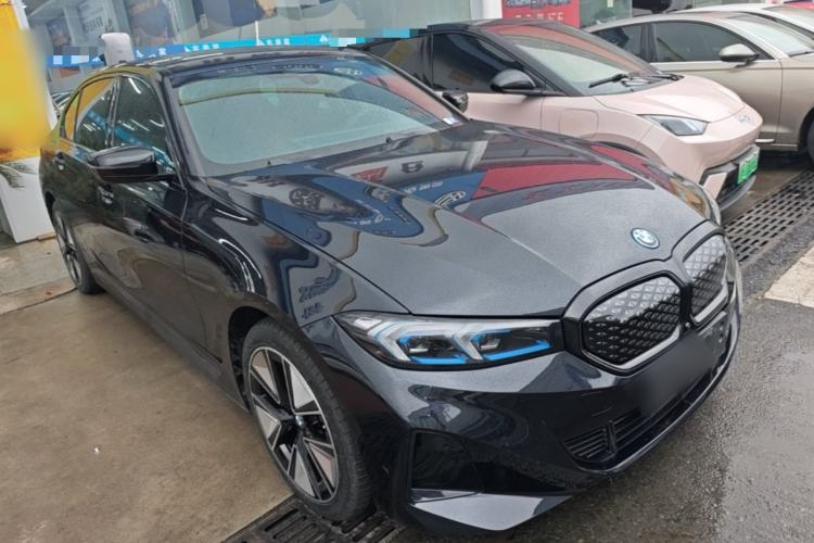 Used BMW i3 2025 eDrive 40 L Midnight Sports Package Front Right 45 Deg