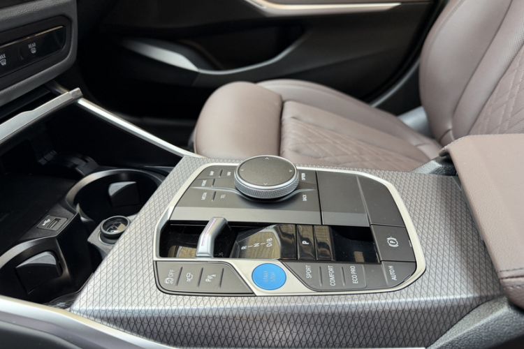 Used BMW i3 2025 eDrive 40 L Midnight Edition Gear Lever