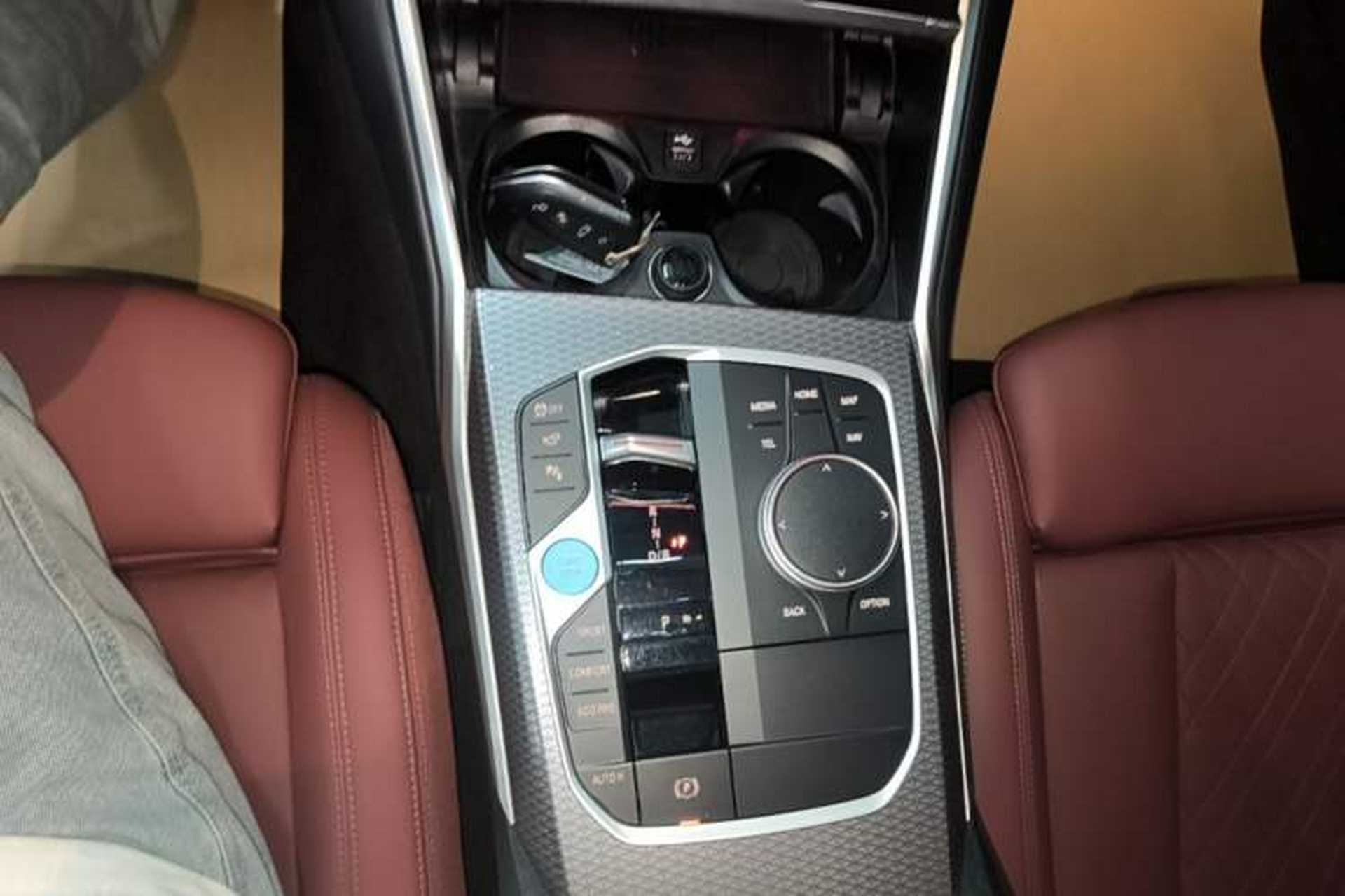 Used BMW i3 2025 eDrive 40 L Midnight Sports Package Gear Lever