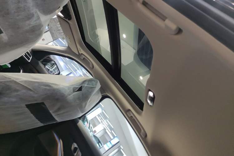 Used BMW i3 2025 eDrive 35 L Headliner