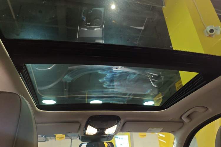 Used BMW i3 2025 eDrive 40 L Midnight Edition Headliner