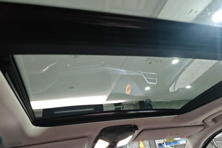 Used BMW i3 2025 eDrive 40 L Midnight Edition Headliner