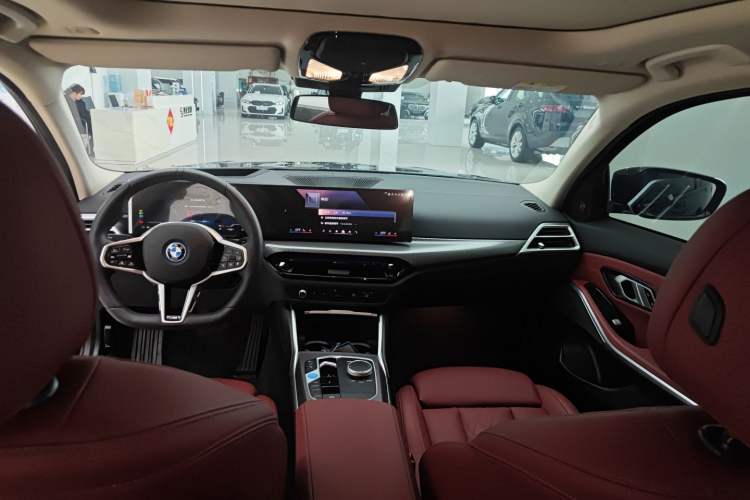 Used BMW i3 2025 eDrive 40 L Midnight Sports Package Headliner